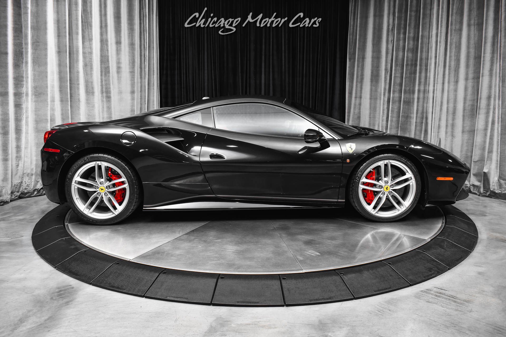 Used 2018 Ferrari 488 GTB RWD image 40