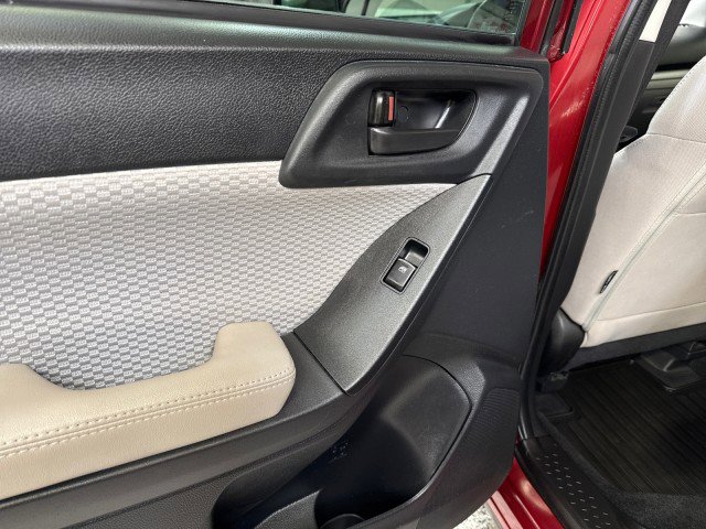 Used 2017 Subaru Forester 2.5i Premium w/ All-Weather Package image 38