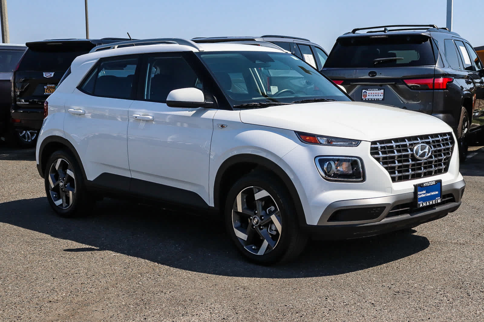 Used 2026 Hyundai Venue SEL FWD image 3