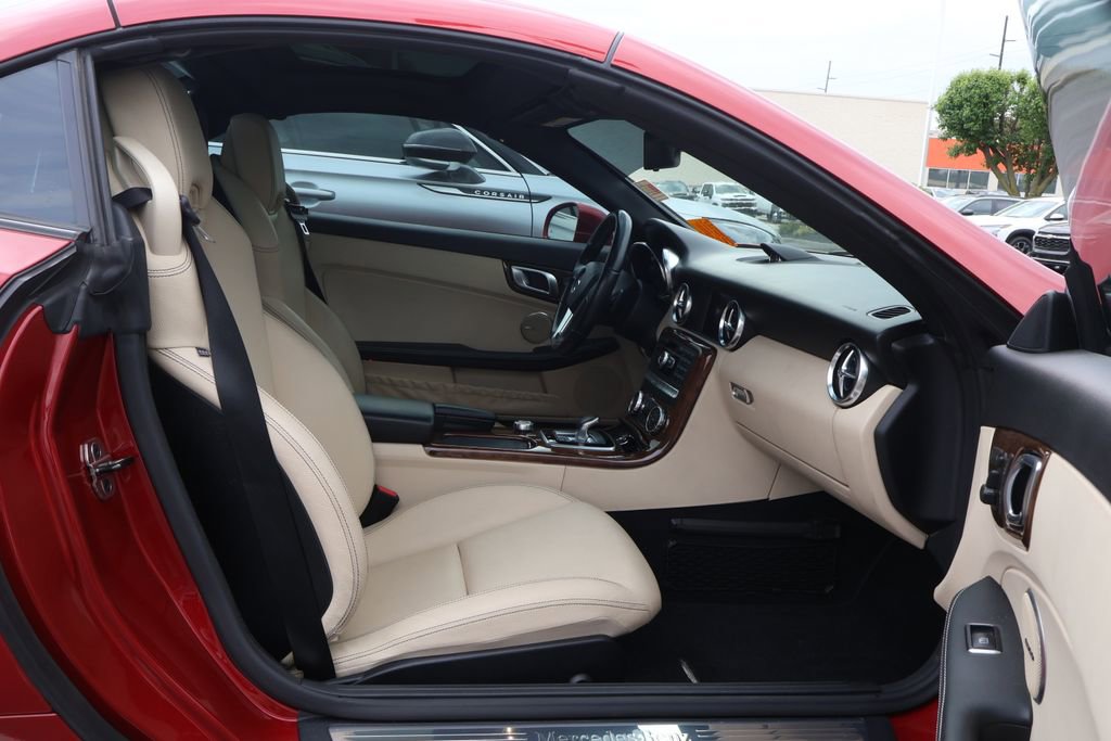 Used 2016 Mercedes-Benz SLK 300 image 35