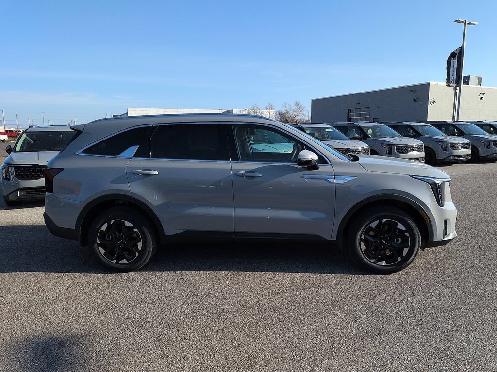 New 2026 Kia Sorento S w/ S Panoramic Sunroof Package AWD/4WD image 2