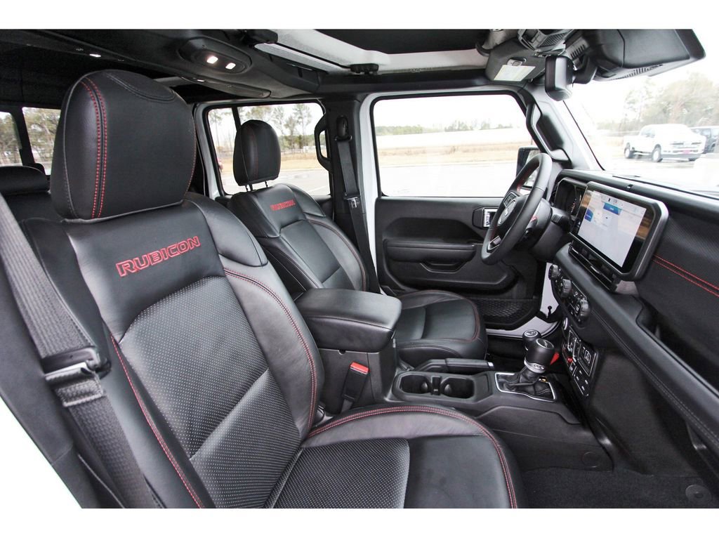 Used 2024 Jeep Gladiator Rubicon w/ Technology Group image 26