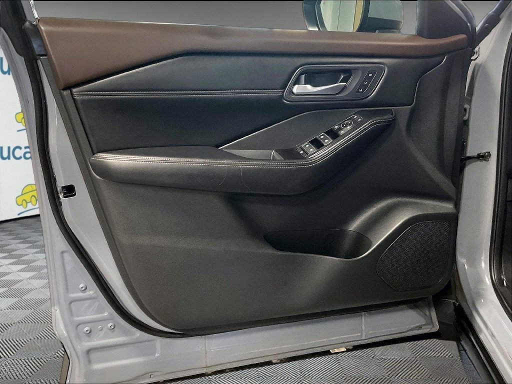 Certified 2023 Nissan Rogue SL w/ SL Premium Package AWD/4WD image 9