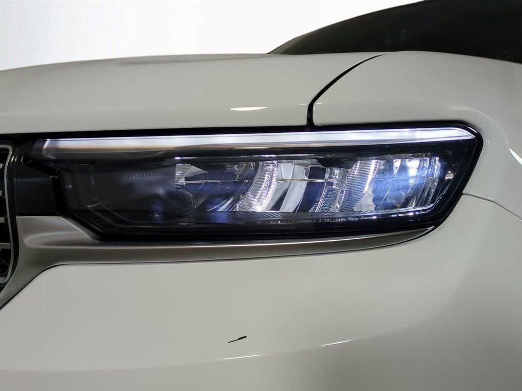 Used 2024 Jeep Grand Cherokee Summit image 10