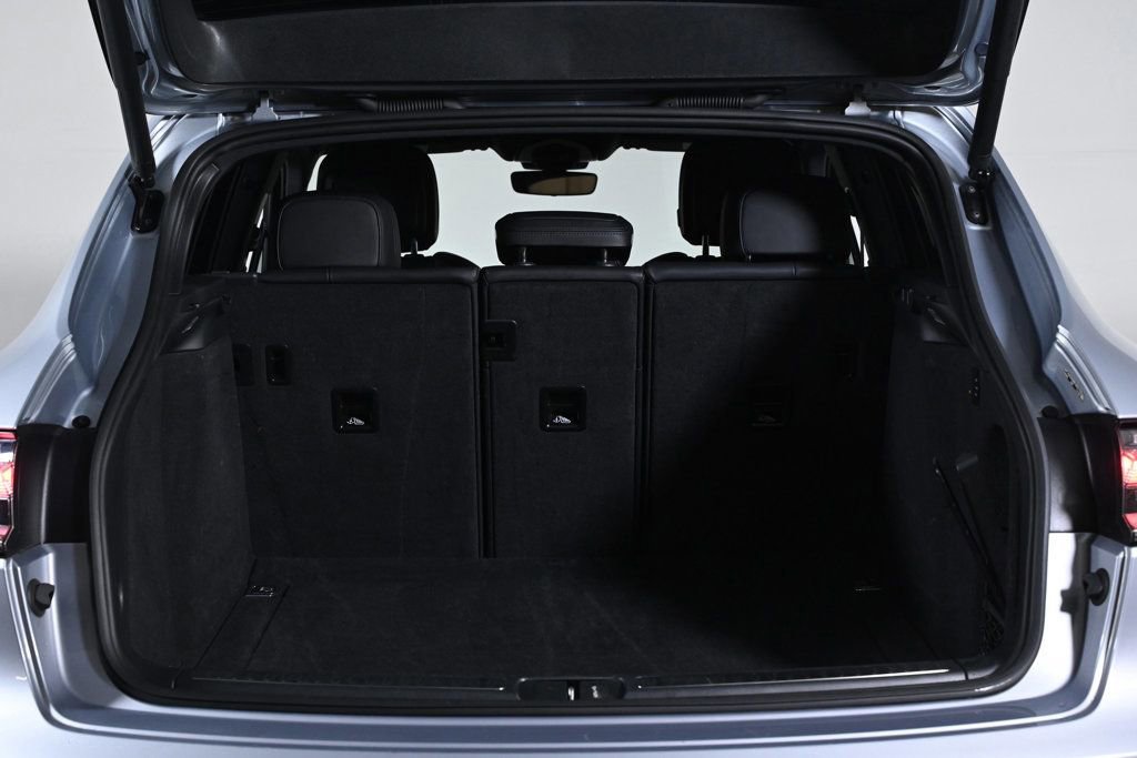 Certified 2024 Porsche Macan AWD/4WD image 26