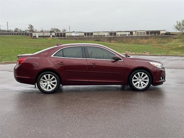 Used 2015 Chevrolet Malibu LT FWD image 4