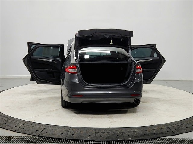 Used 2018 Ford Fusion SE image 14