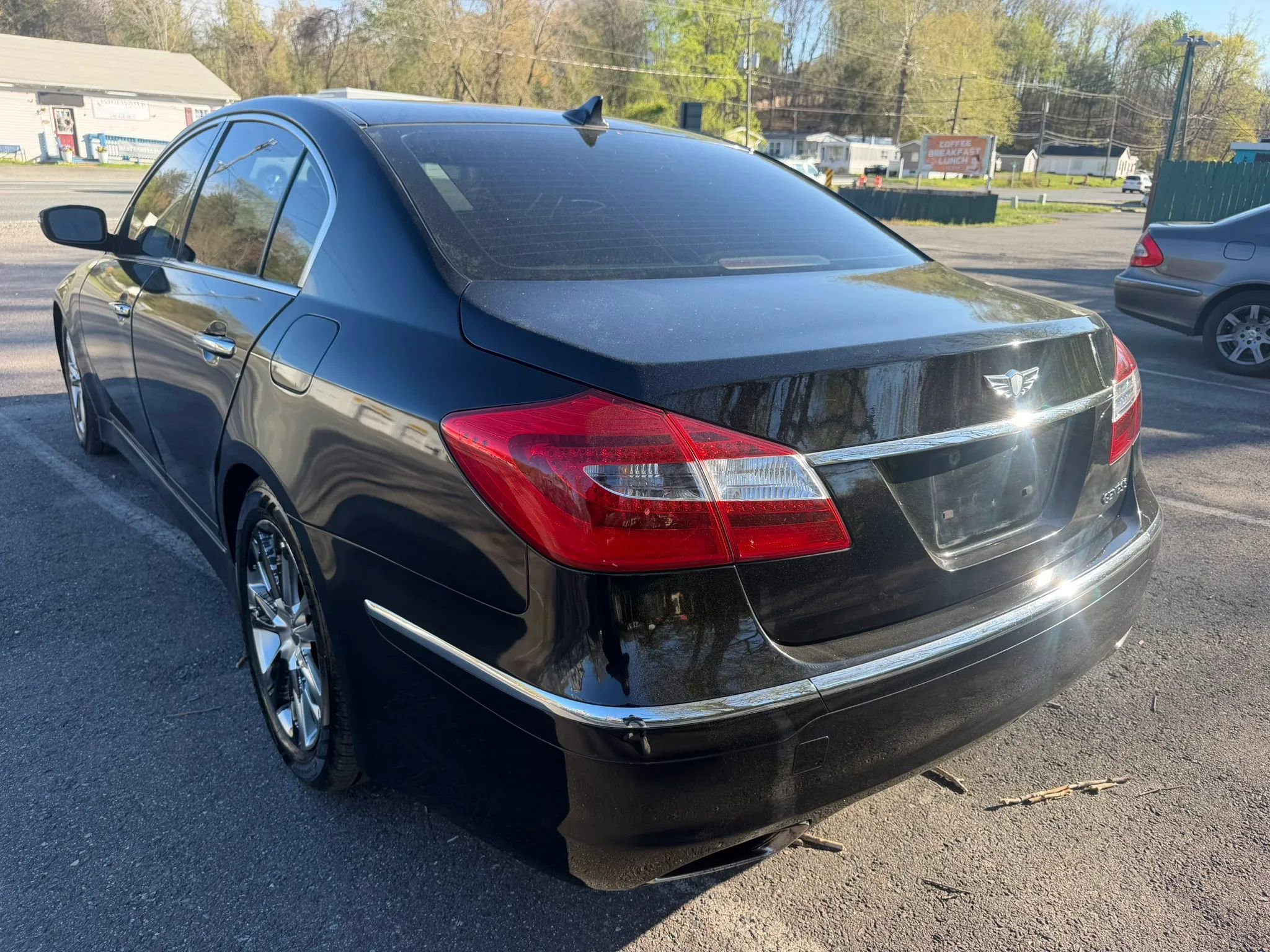 Used 2012 Hyundai Genesis 3.8 w/ Premium Pkg image 10