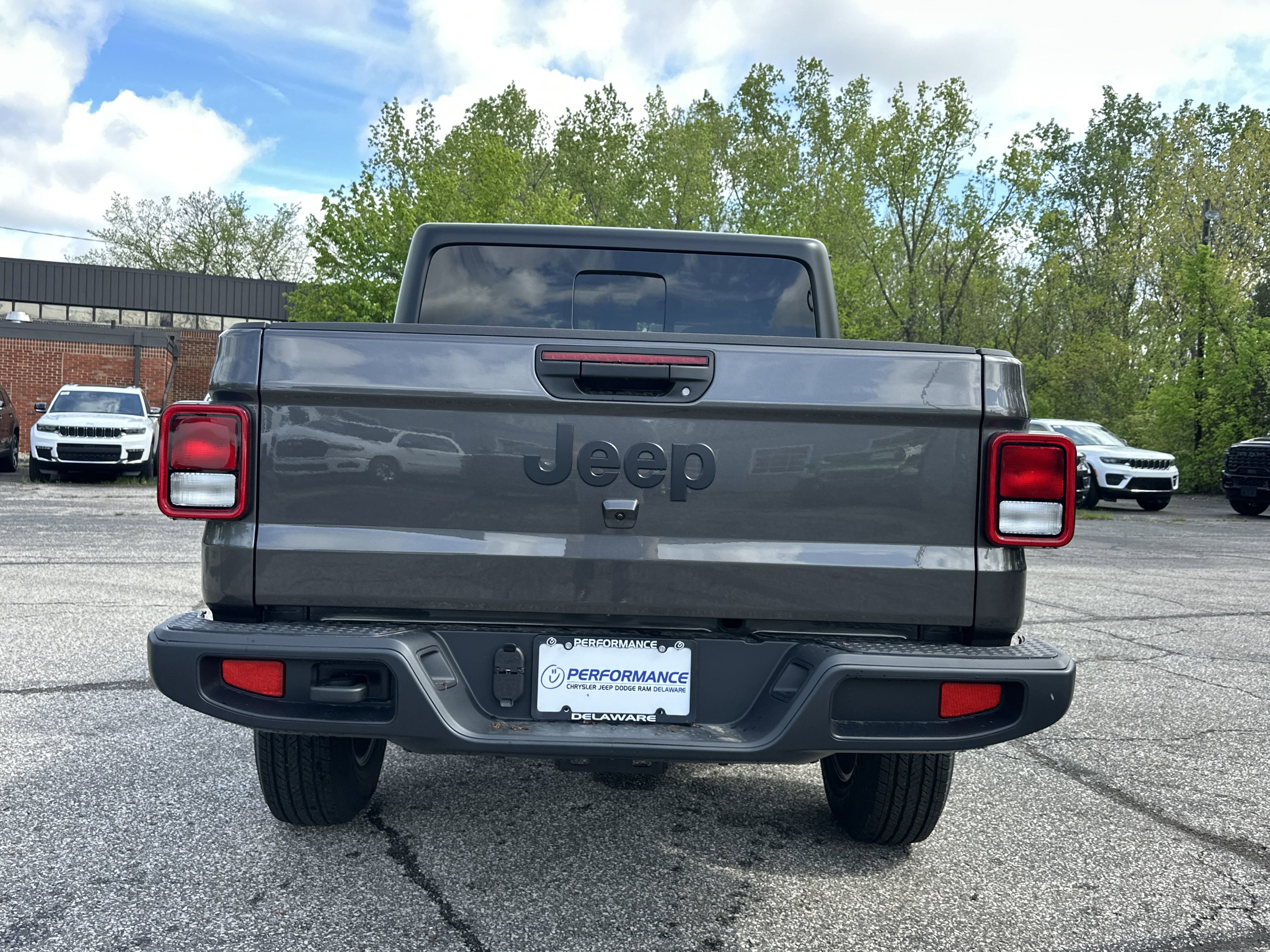 New 2025 Jeep Gladiator Sport image 15