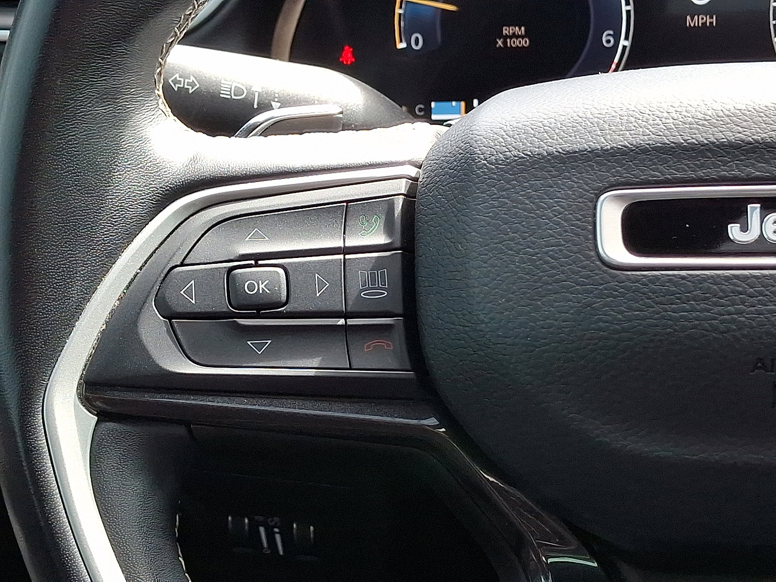 Used 2022 Jeep Grand Cherokee L Laredo image 22