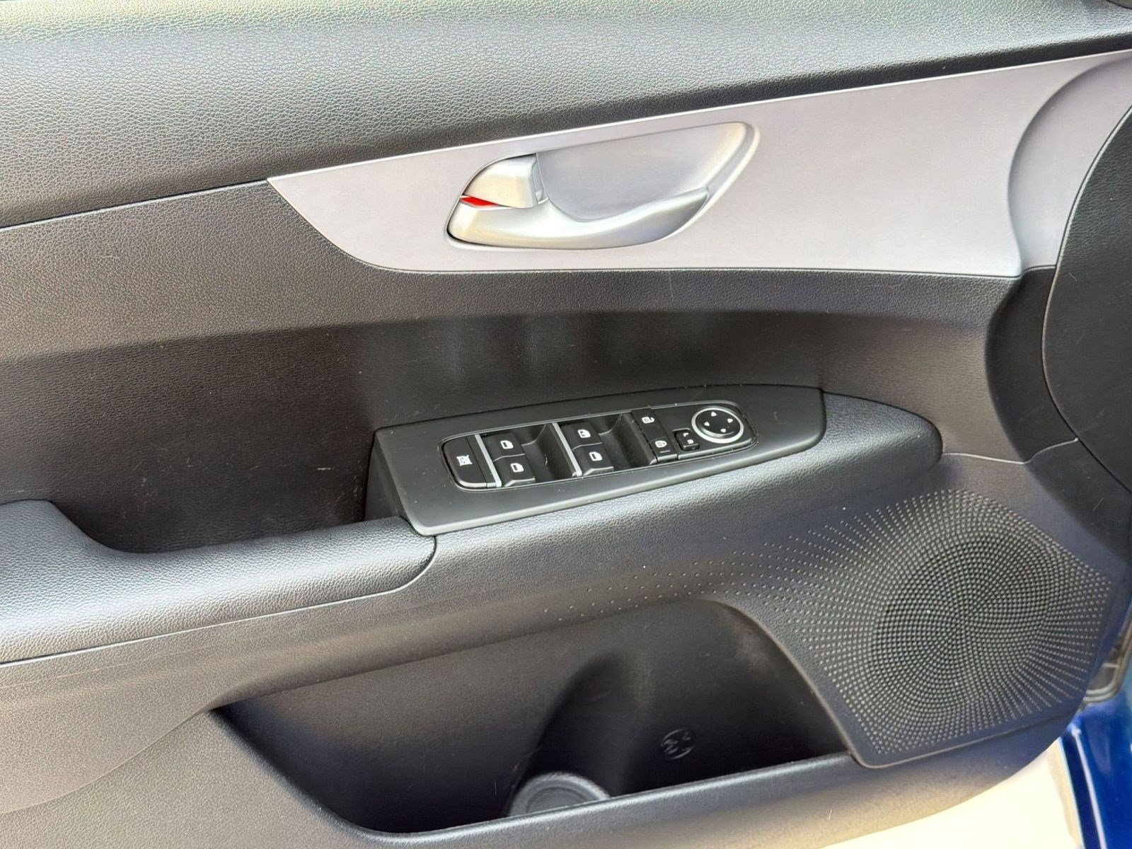 Used 2024 Kia Forte LXS FWD image 13