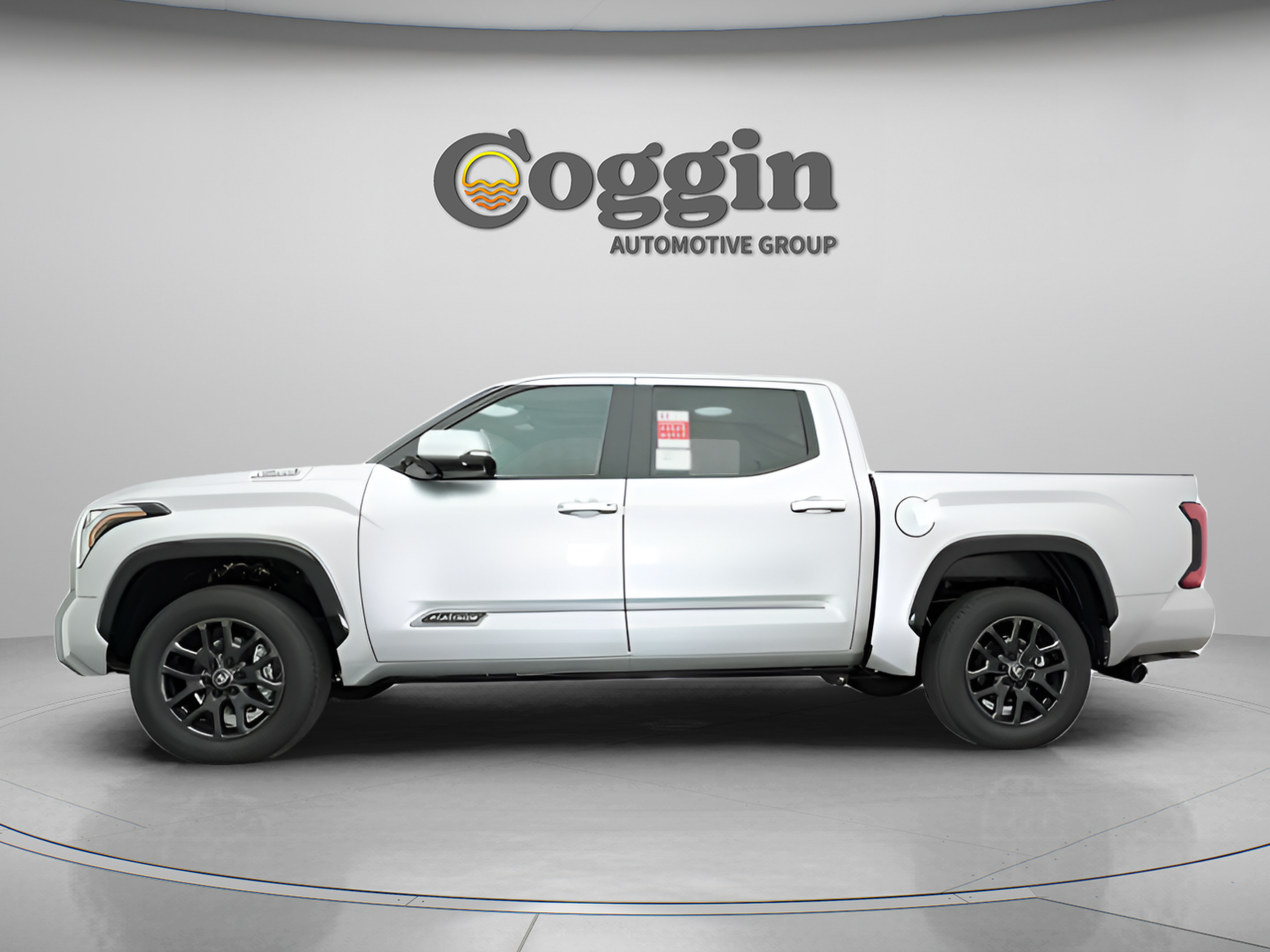 Used 2025 Toyota Tundra Platinum AWD/4WD image 6