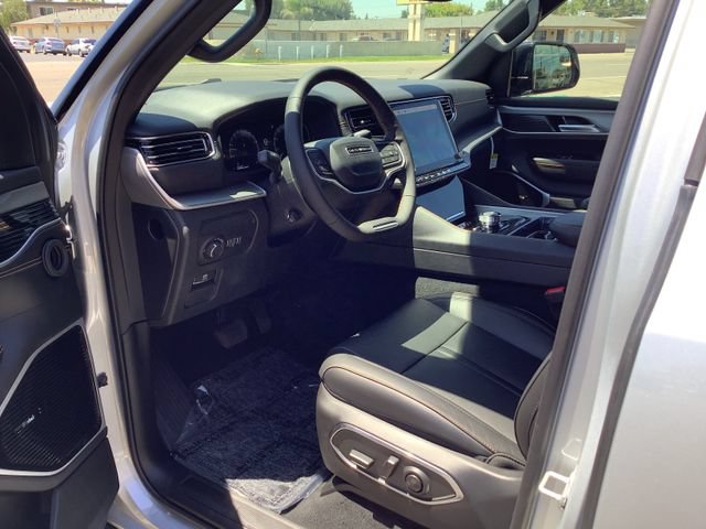 New 2026 Jeep Grand Wagoneer 4WD image 7