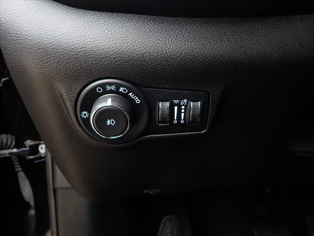 Used 2023 Jeep Compass Latitude AWD/4WD image 15