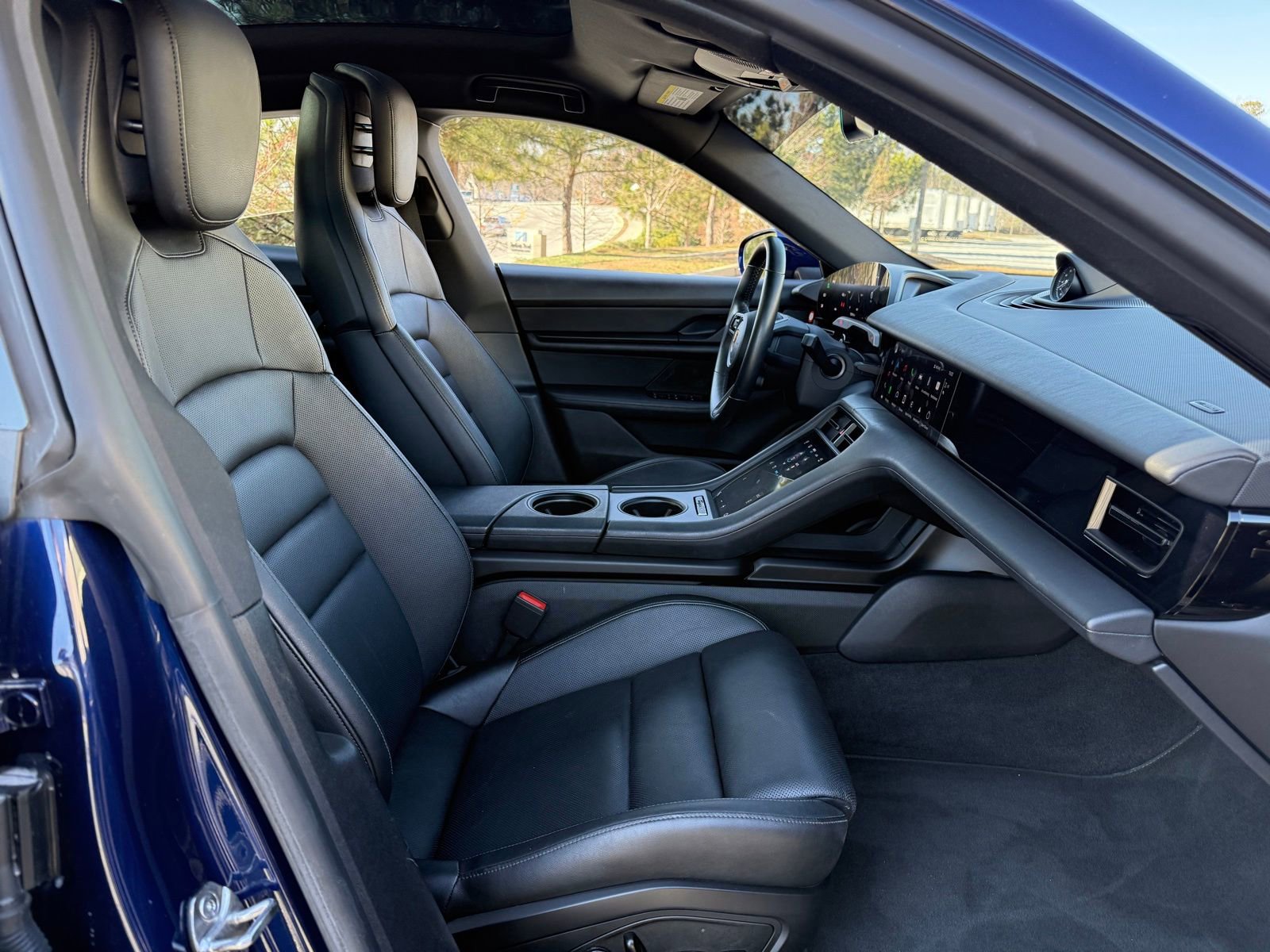 Used 2020 Porsche Taycan 4S image 36