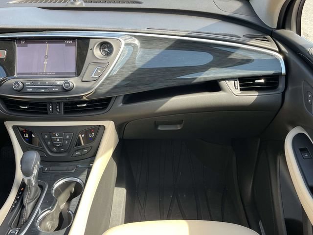 Used 2017 Buick Envision Essence FWD image 19