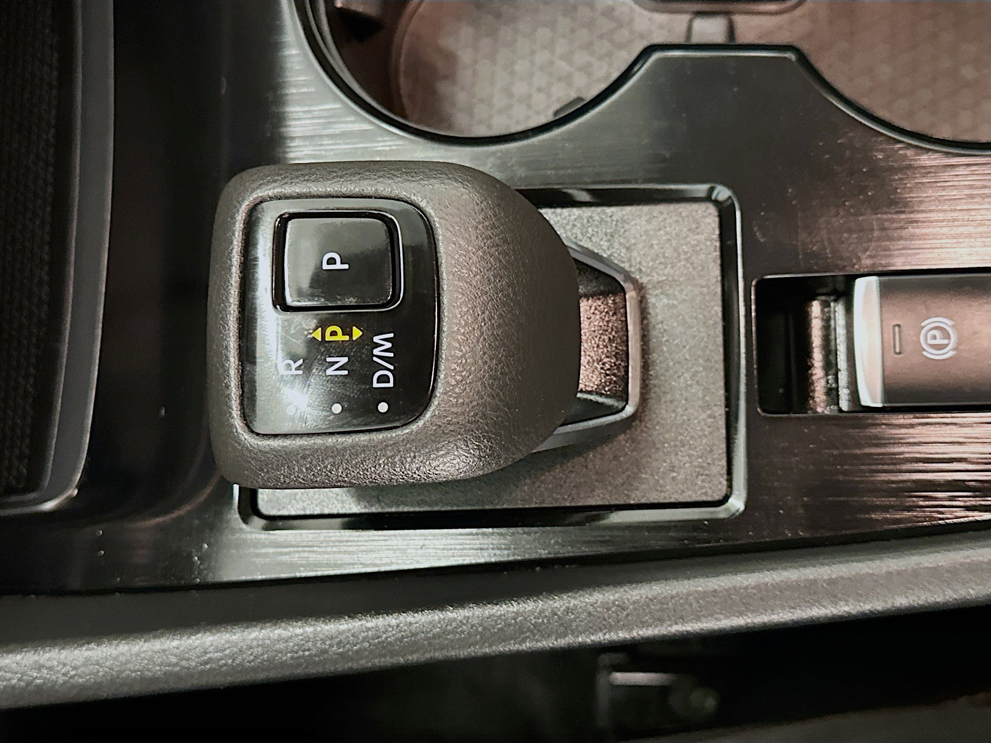 Used 2025 Nissan Rogue SV image 25