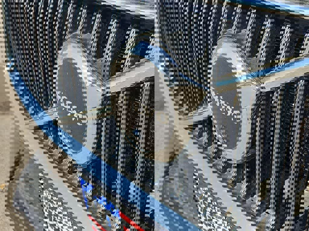 Used 2022 Volvo XC60 B5 Momentum AWD/4WD image 12