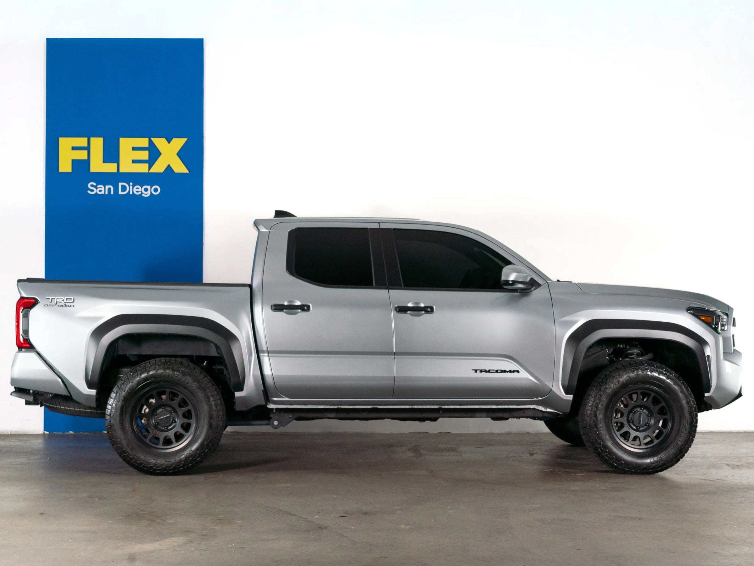 Used 2024 Toyota Tacoma TRD Off-Road AWD/4WD image 4