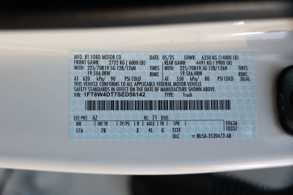Used 2025 Ford F450 Platinum w/ FX4 Off-Road Package AWD/4WD image 43