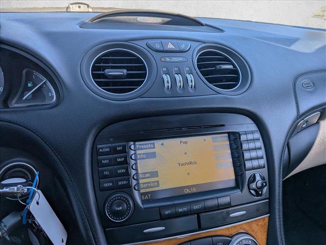 Used 2007 Mercedes-Benz SL 550 w/ Trim Pkg image 17