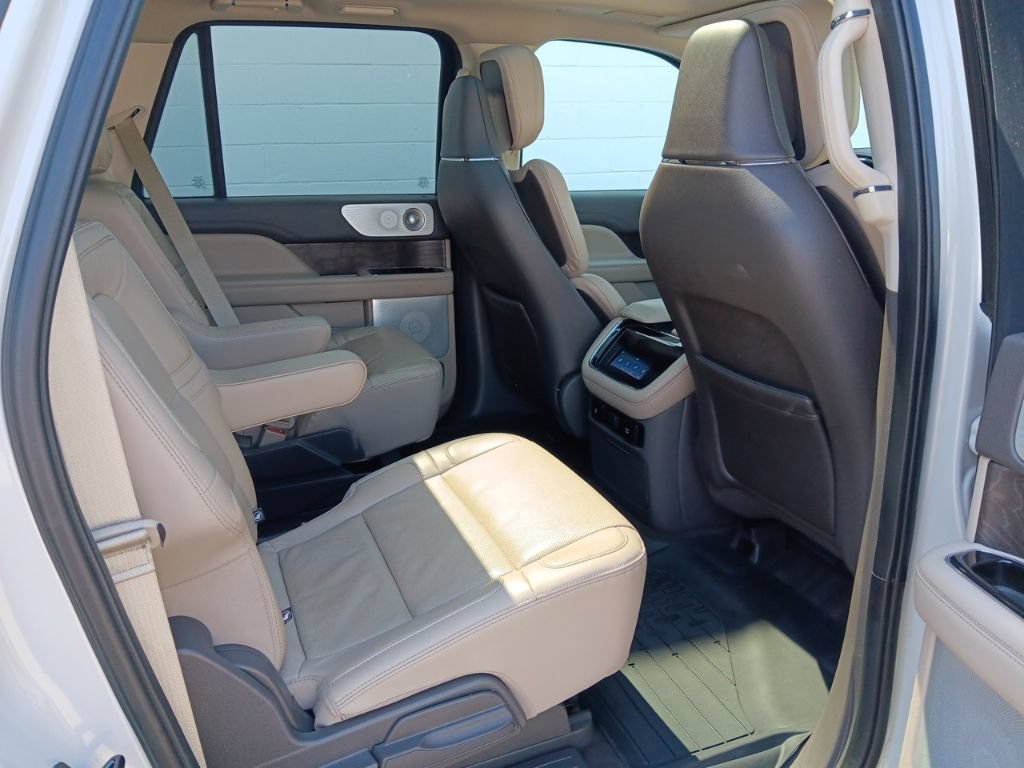 Used 2023 Lincoln Navigator L Reserve AWD/4WD image 35