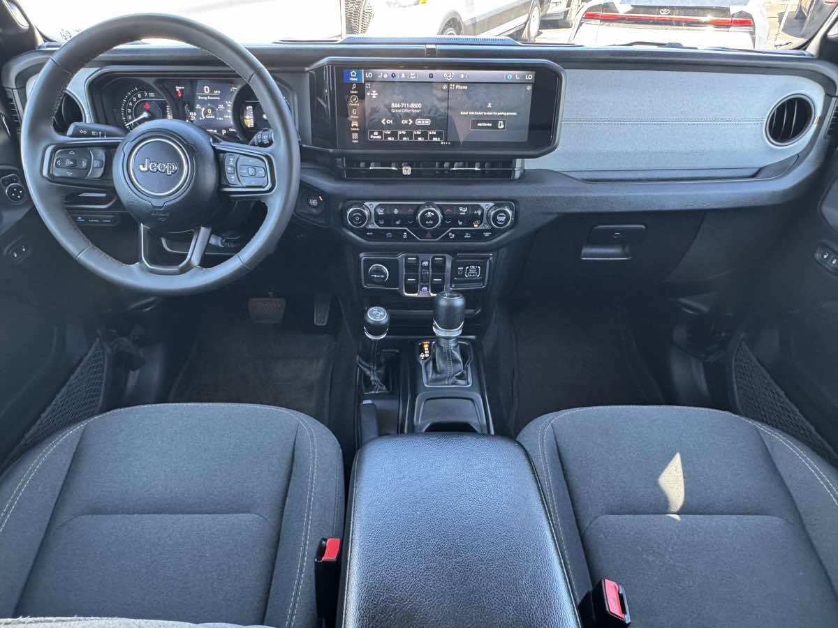 Used 2024 Jeep Wrangler Unlimited w/ Convenience Group AWD/4WD image 21