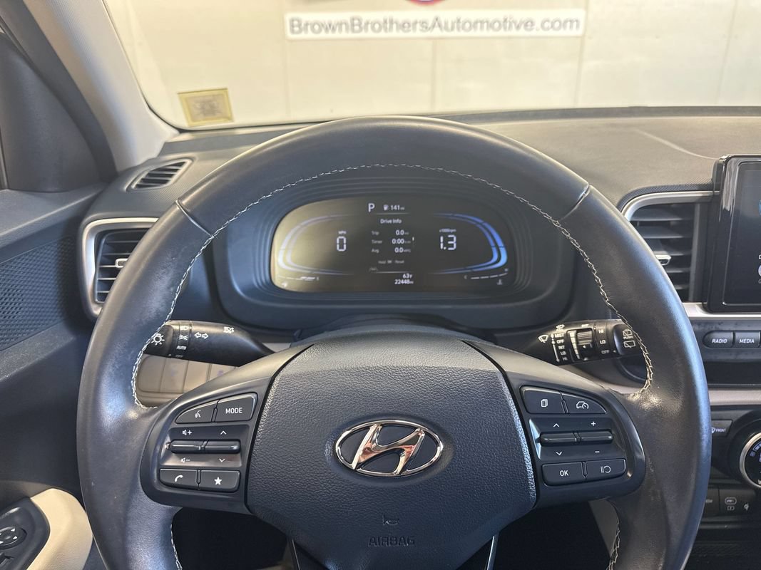 Used 2024 Hyundai Venue Limited FWD image 19