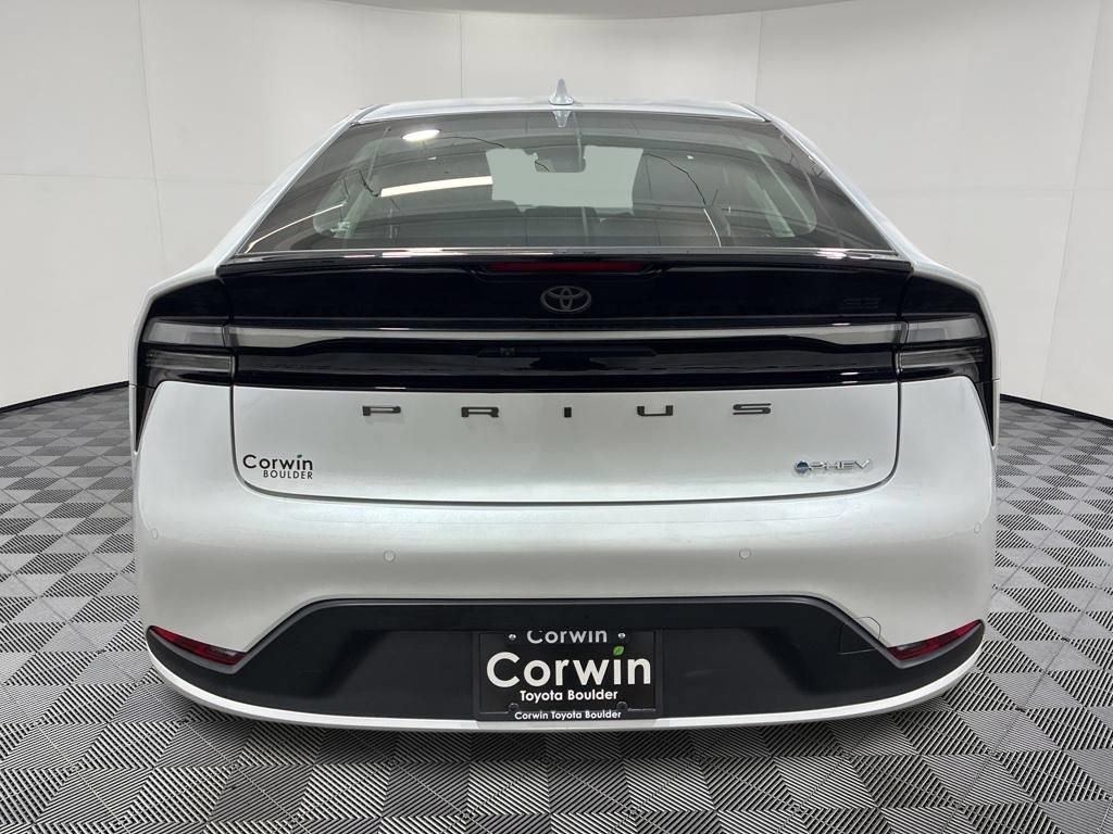 Used 2025 Toyota Prius Plug-In Hybrid FWD image 6