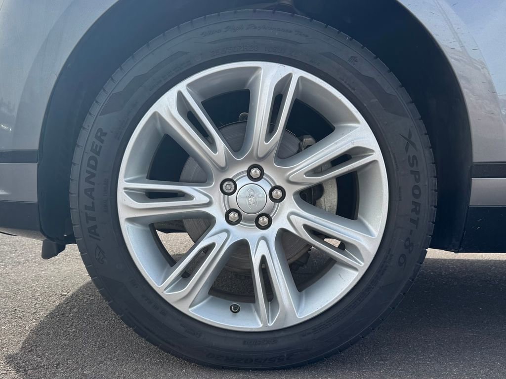 Used 2020 Land Rover Range Rover Velar R-Dynamic S image 12