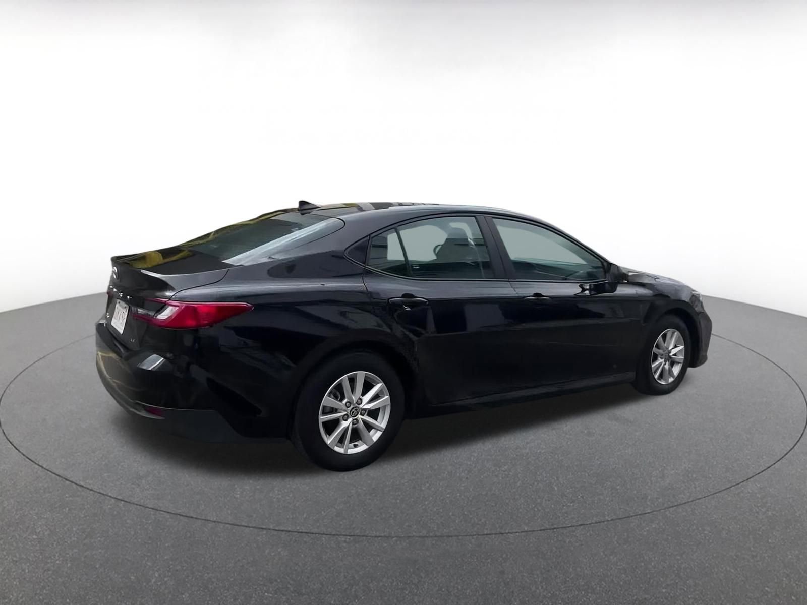 Used 2025 Toyota Camry LE image 14