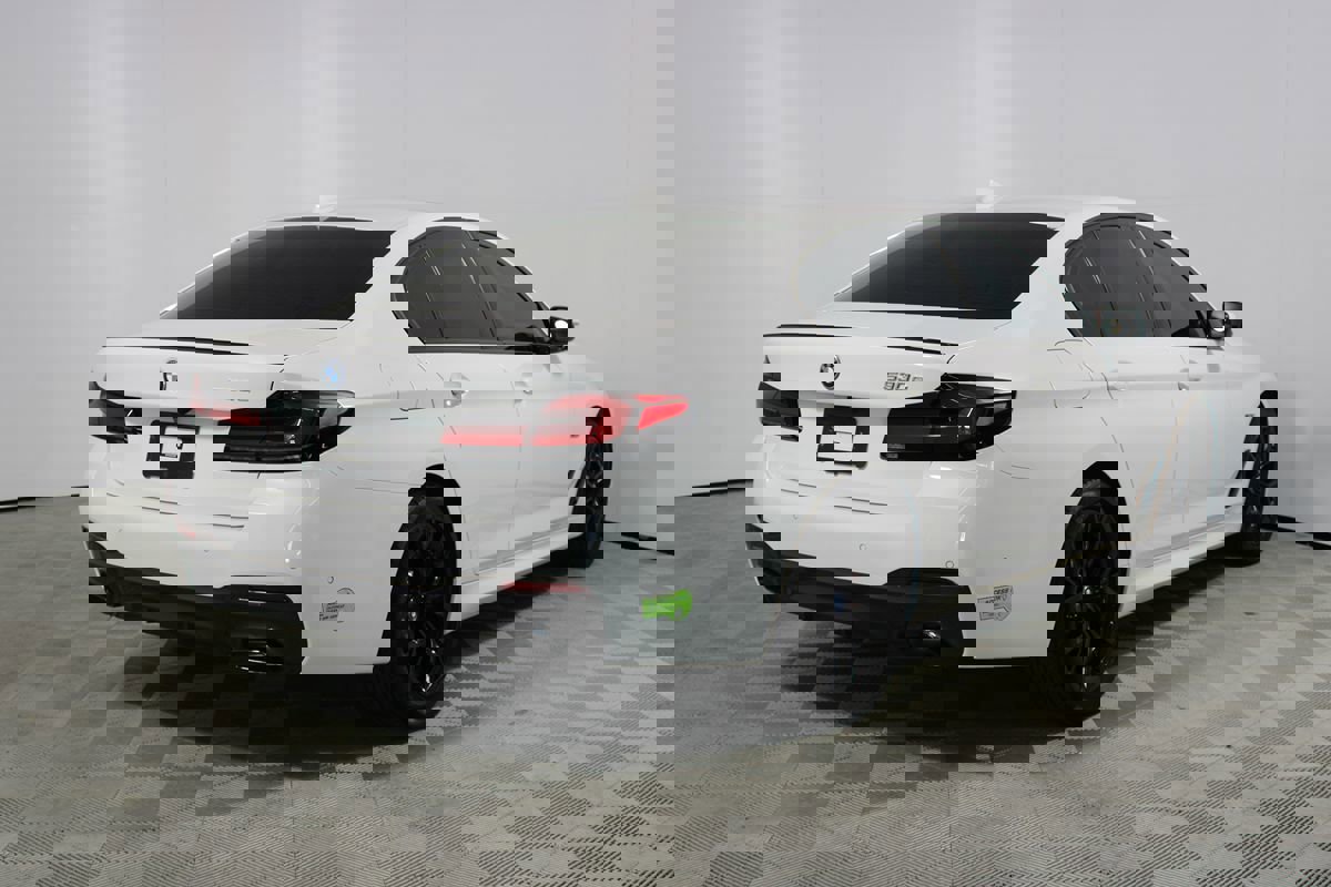 Used 2023 BMW 530e 530e w/ M Sport Package image 39