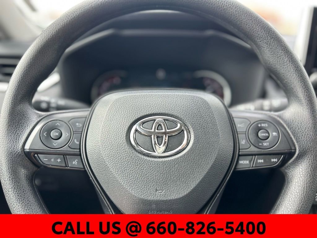 Used 2025 Toyota RAV4 XLE image 16