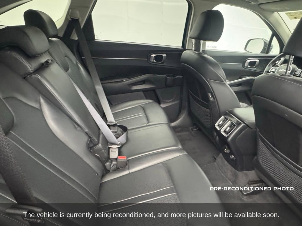 Used 2023 Kia Sorento S w/ Panoramic Sunroof Package FWD image 12