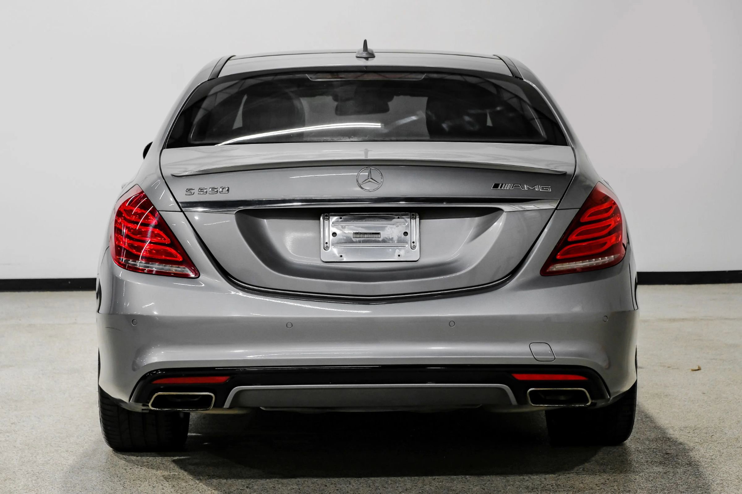 Used 2015 Mercedes-Benz S 550 Sedan w/ Sport Package w/ Sport Package image 7