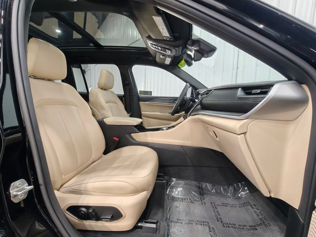 Used 2024 Jeep Grand Cherokee Limited 4xe AWD/4WD image 27