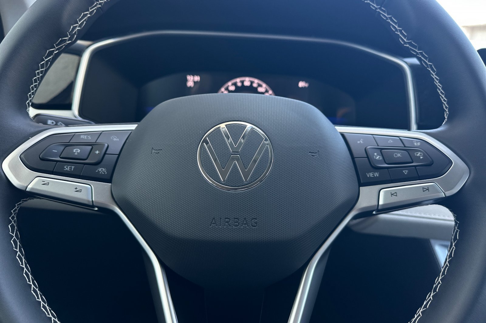 New 2026 Volkswagen Taos SE FWD image 21