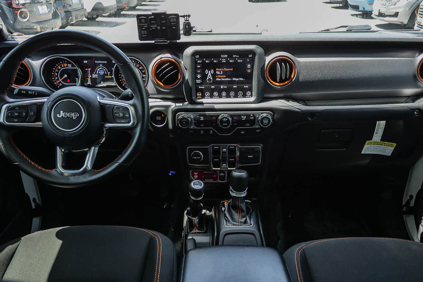 Used 2023 Jeep Gladiator Mojave AWD/4WD image 12