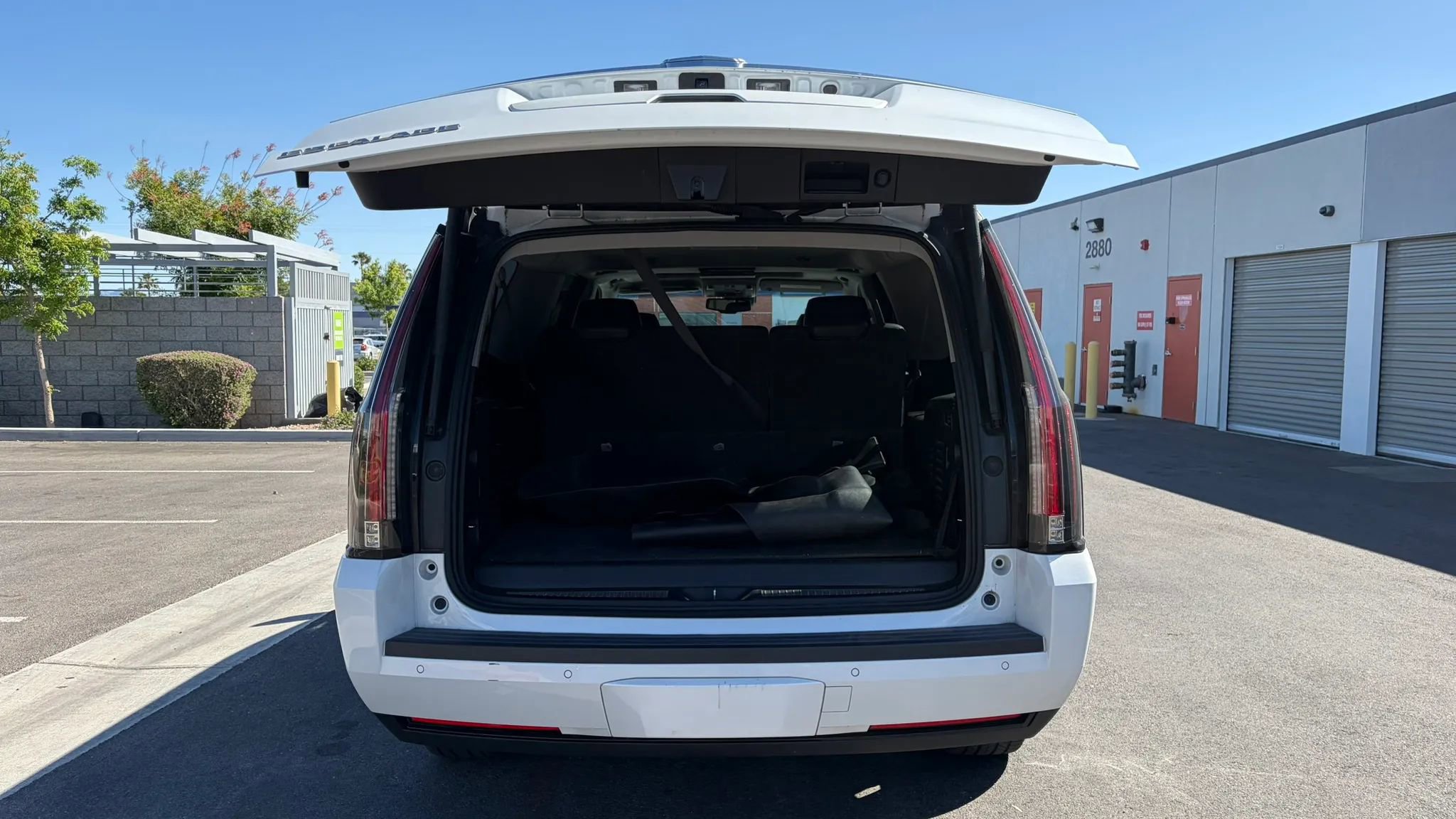 Used 2016 Cadillac Escalade ESV Premium AWD/4WD image 15