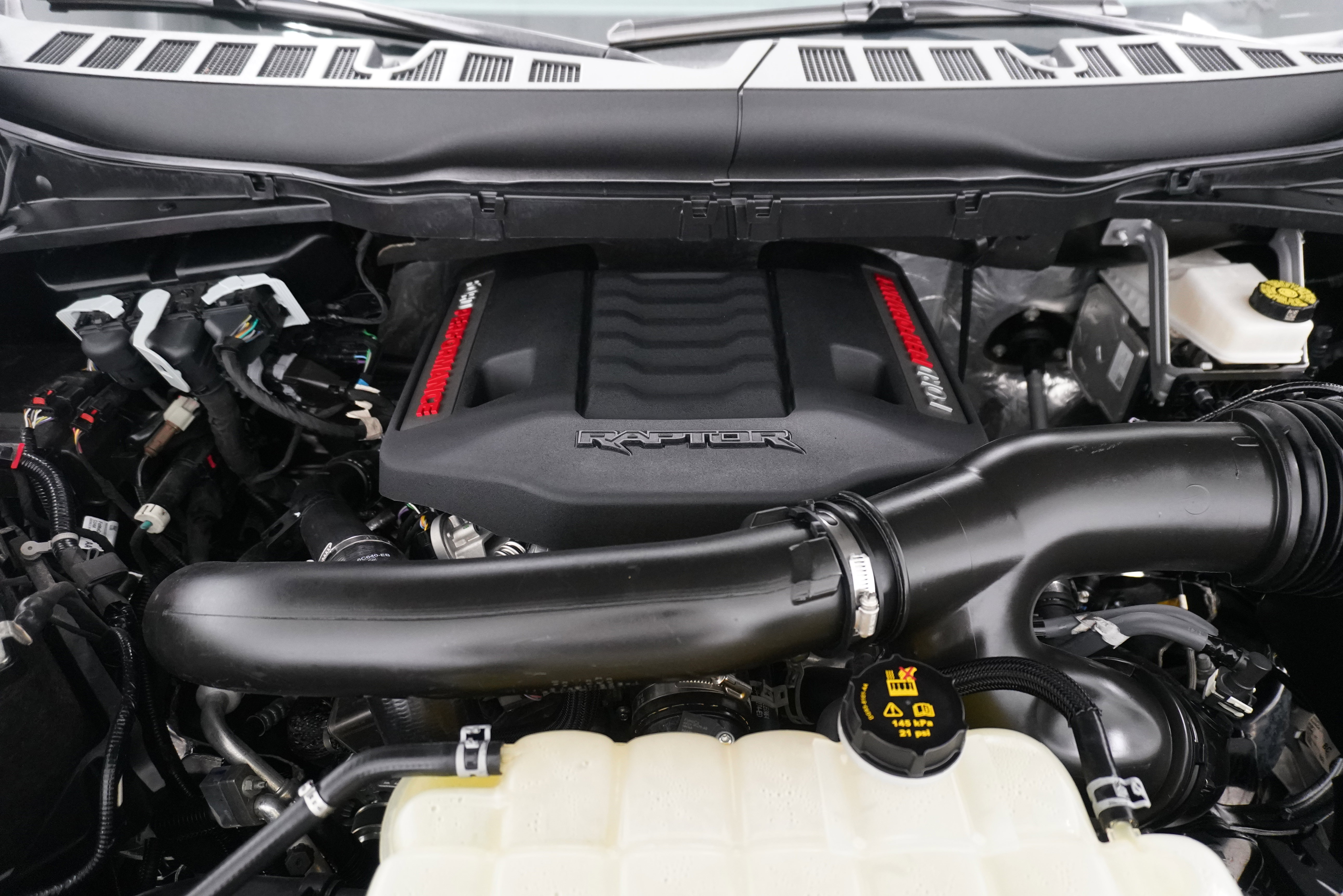 Used 2025 Ford F150 Raptor image 36