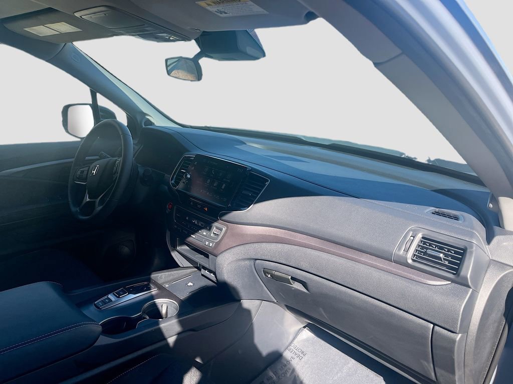 Used 2025 Honda Ridgeline Sport image 28