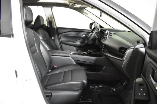 Certified 2025 Nissan Rogue SV w/ SV Premium Package FWD image 34
