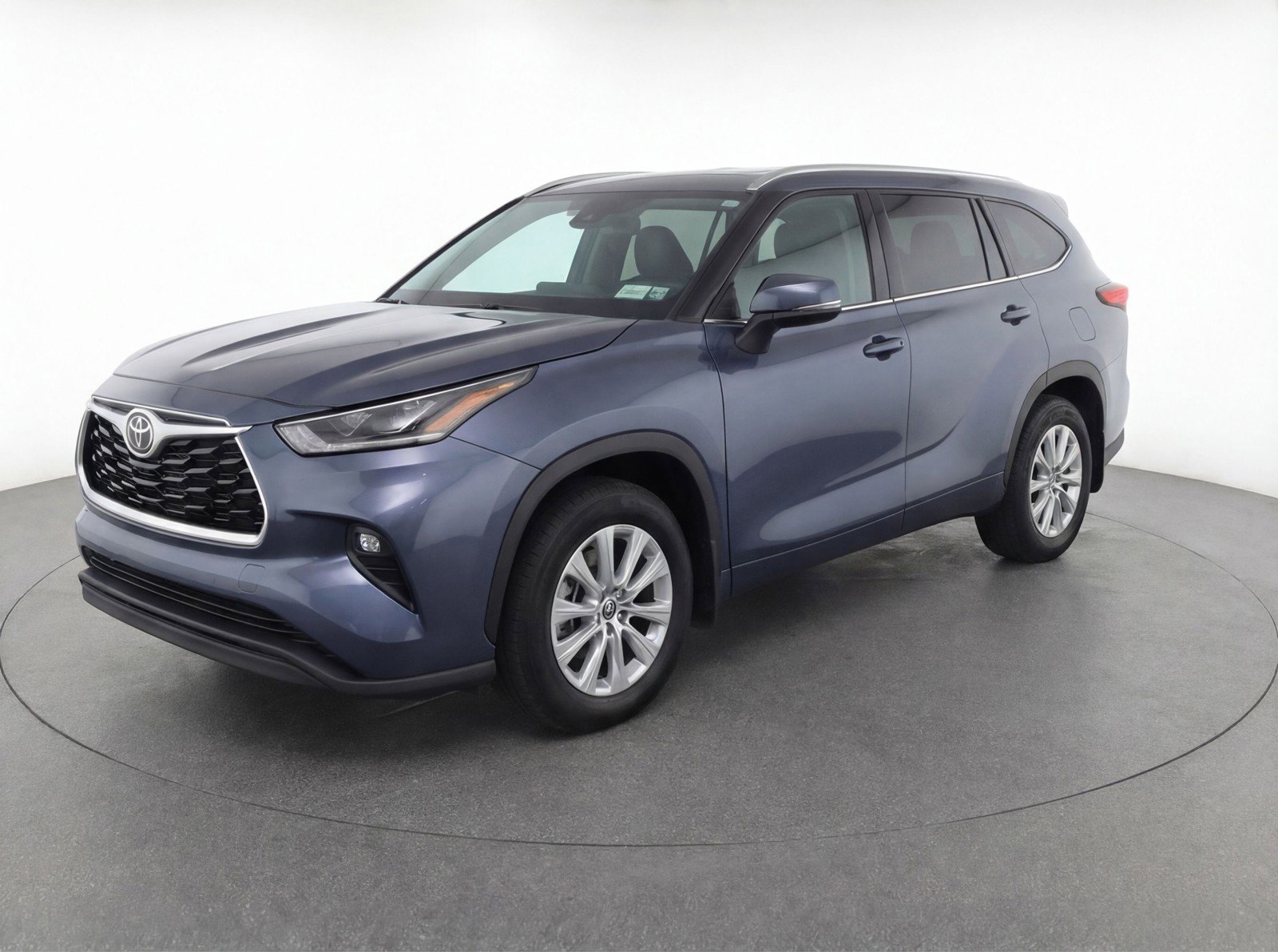 Used 2024 Toyota Grand Highlander FWD image 3