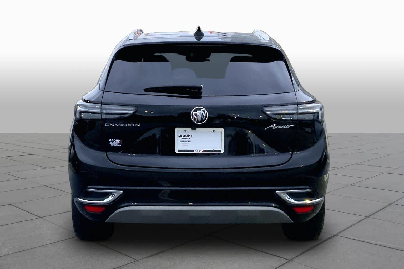 Used 2022 Buick Envision Avenir w/ Technology Package II FWD image 8