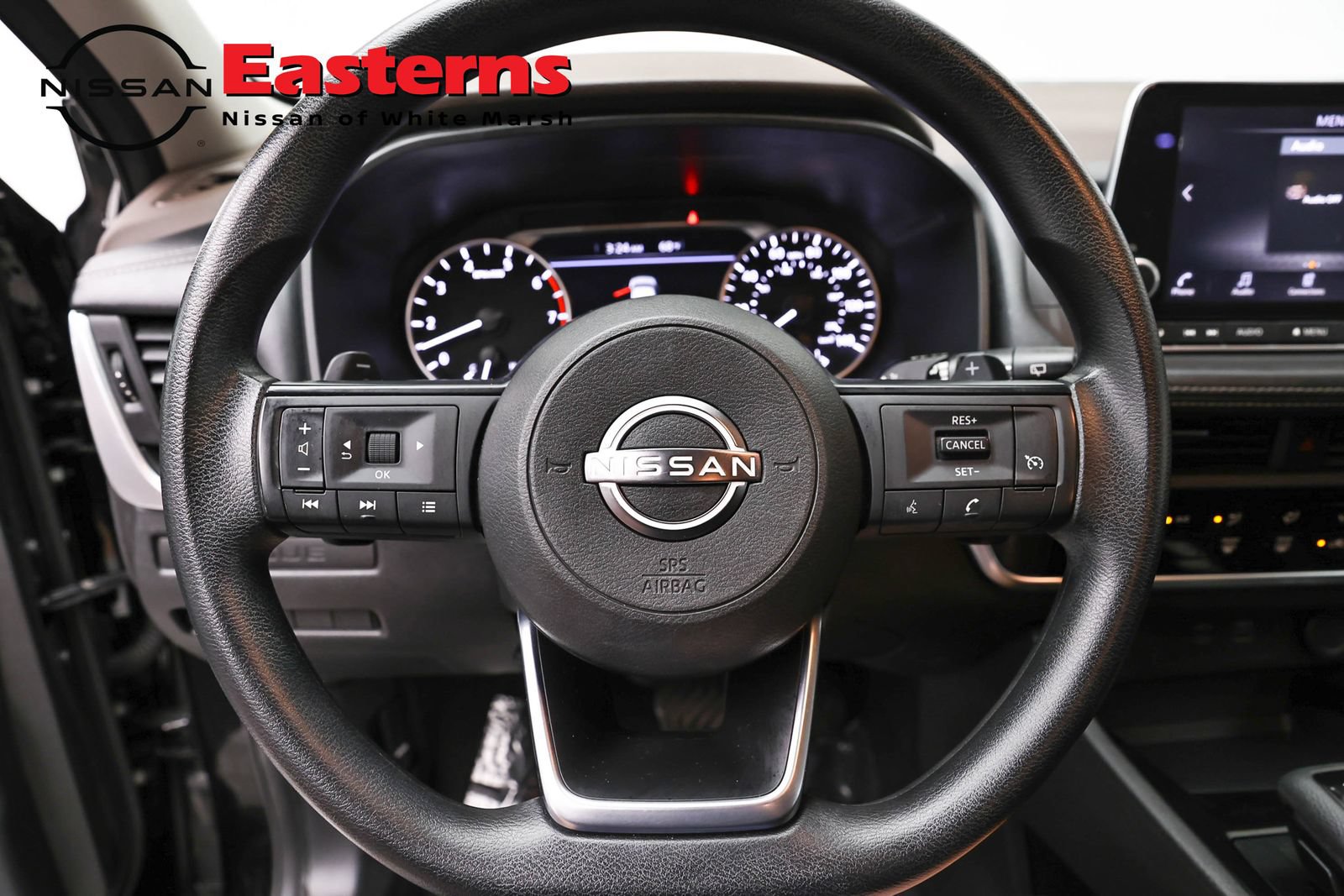 Used 2023 Nissan Rogue S AWD/4WD image 10