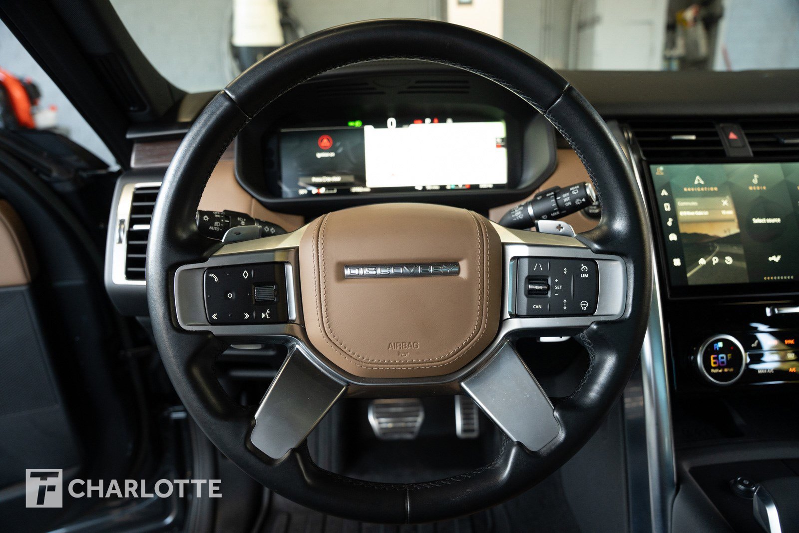 Used 2023 Land Rover Discovery HSE R-Dynamic image 17