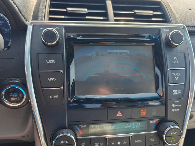 Used 2015 Toyota Camry XLE w/ Moonroof Package FWD image 15