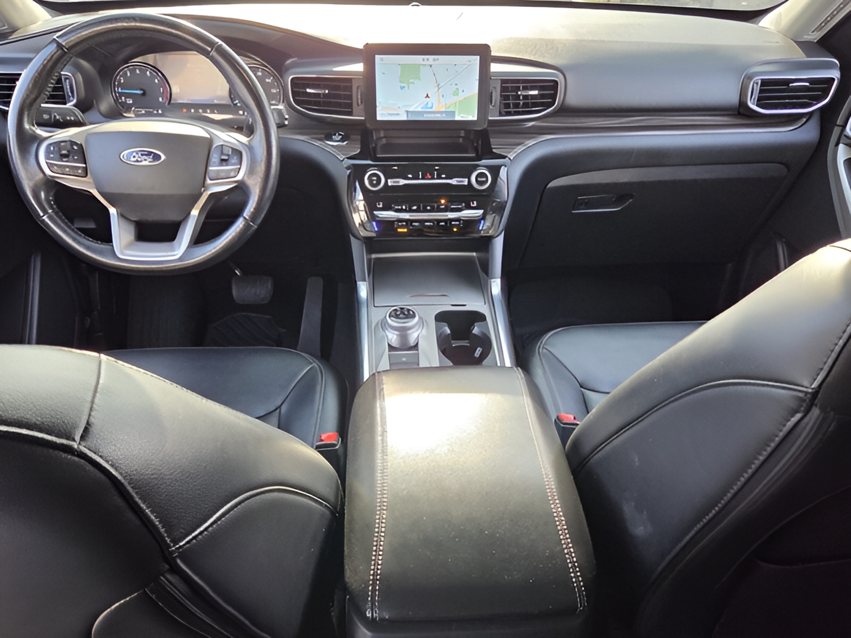 Used 2021 Ford Explorer Limited w/ Equipment Group 301A RWD image 12