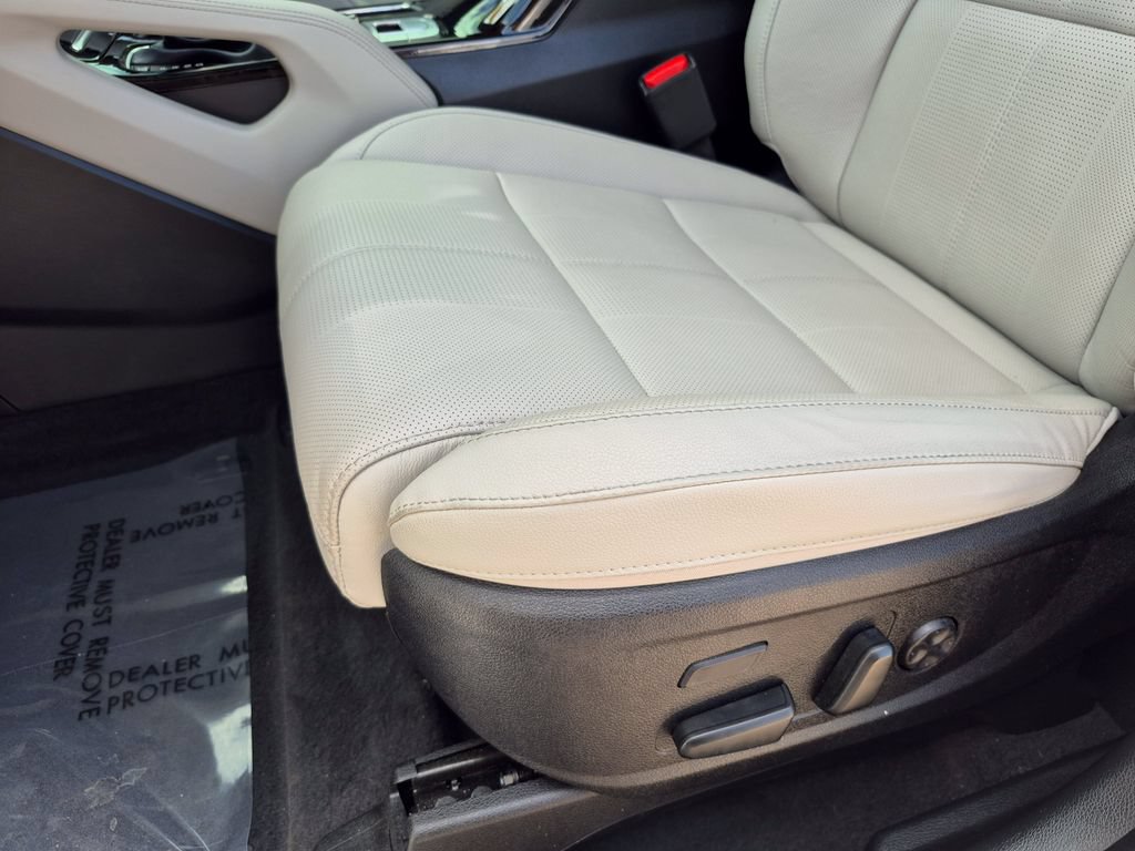 Certified 2025 Kia Telluride SX w/ SX Captain's Chair Package AWD/4WD image 13