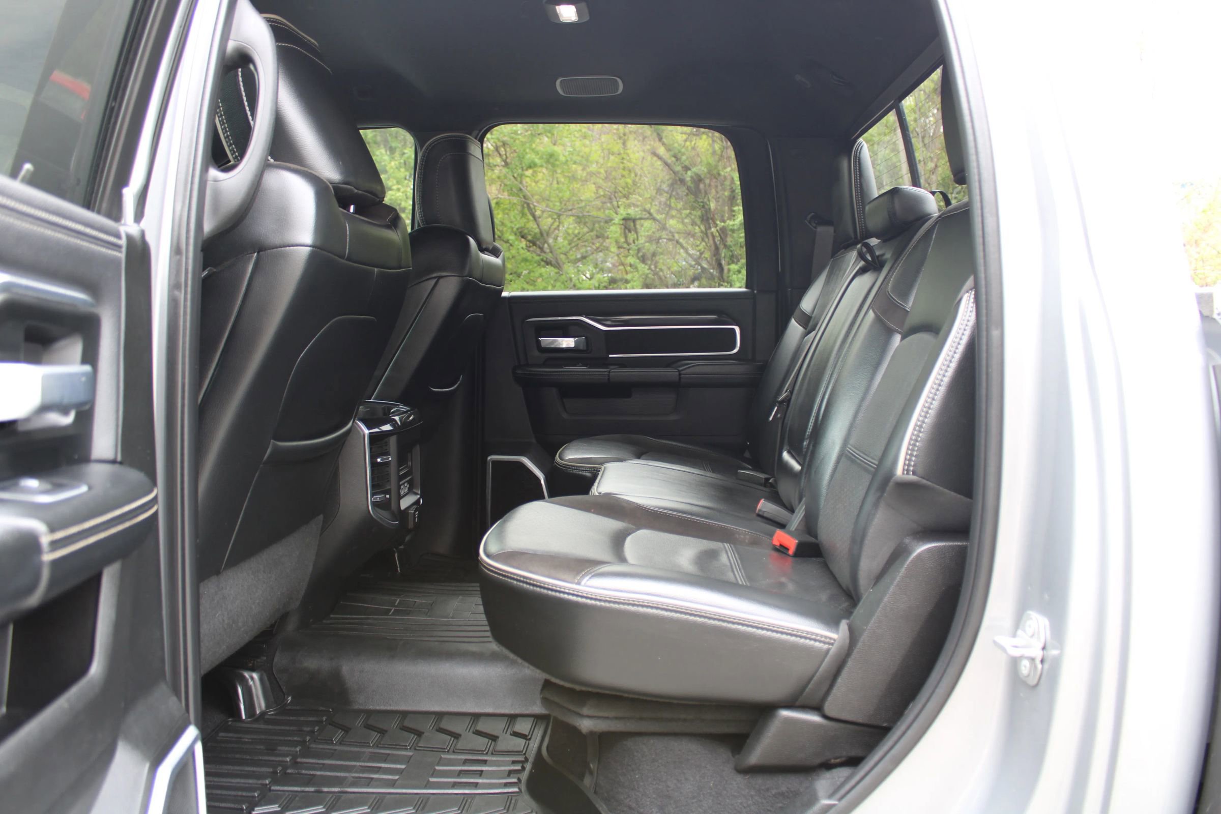 Used 2022 RAM 2500 Laramie AWD/4WD image 16